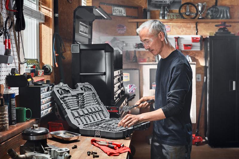 CRAFTSMAN mech set open on a workbench